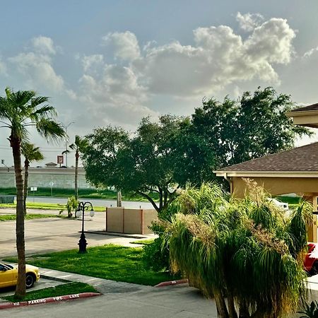 Texas Inn And Suites City Center At University Dr. Эдинбург Экстерьер фото